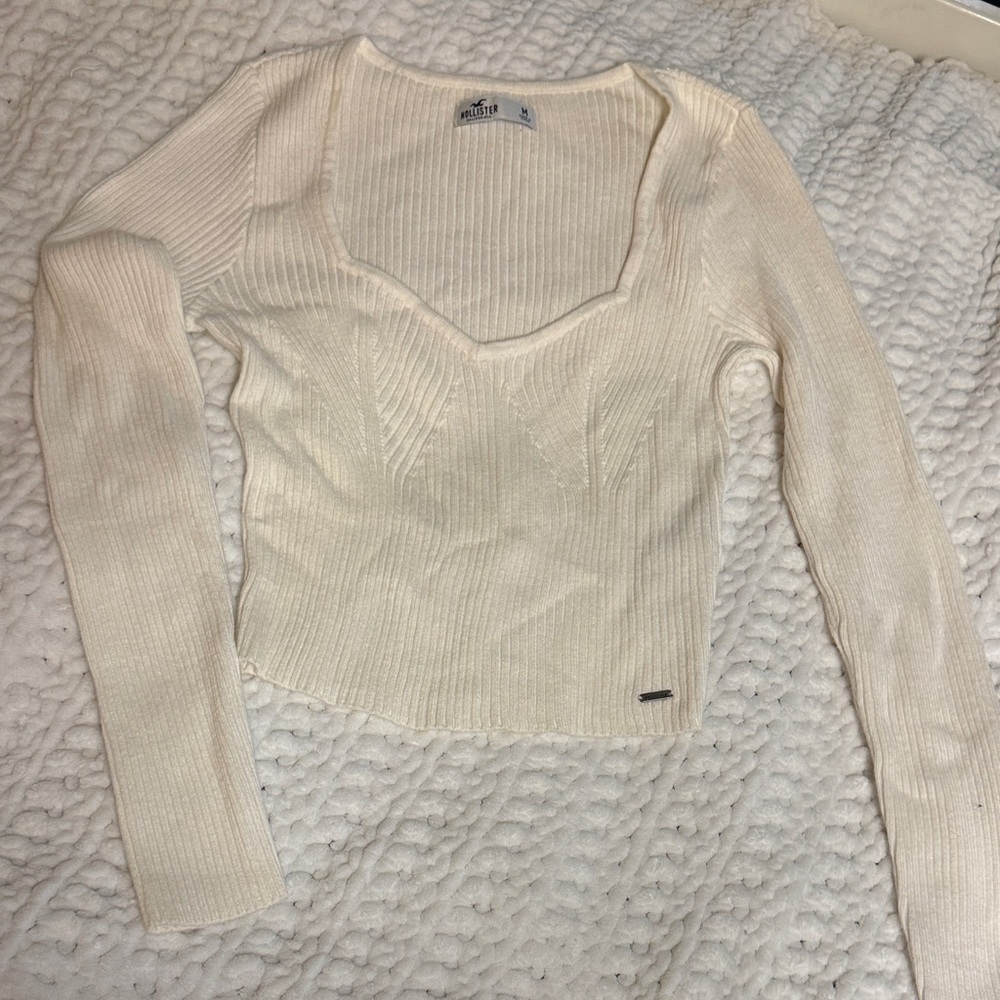 Hollister Cream Ribbed Knit Sweater